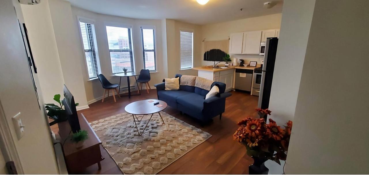 Perfect 1Br In Prime Location & View Of Stadiums Детройт Екстериор снимка